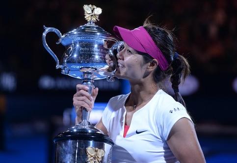 儿女双全的李娜和姜山,姜山回应李娜视频