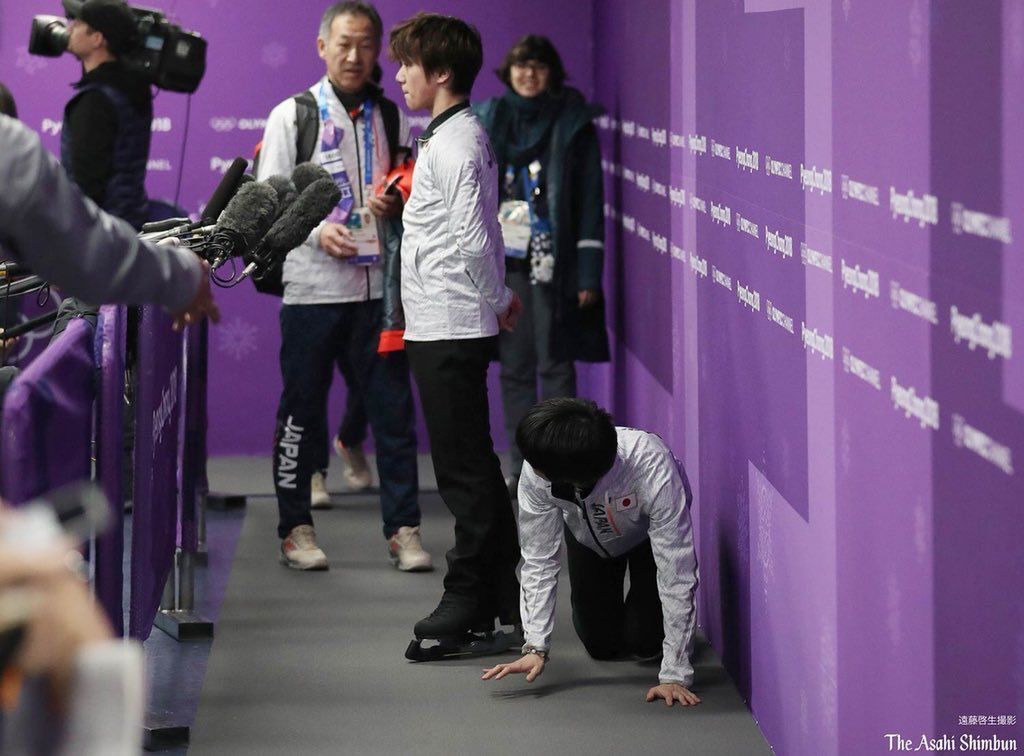 羽生结弦怪异行为,羽生结弦被光头采访