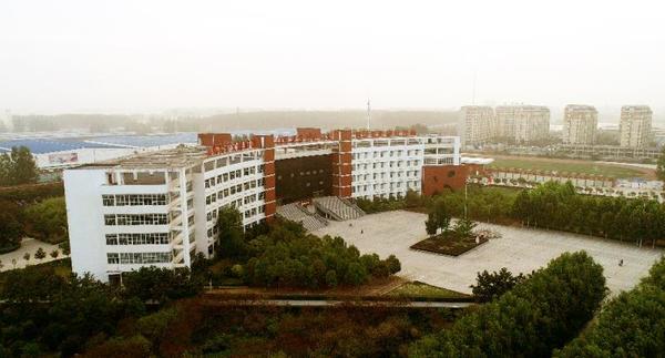 72年风化雨润英才辈出，漯河高中校园文明和谐谱新章