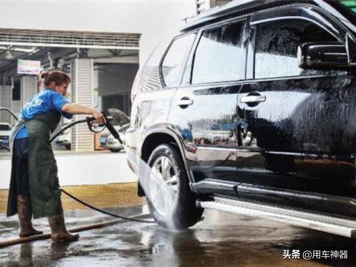 汽车上的胶怎么清除不伤车漆,汽车胶痕迹怎么擦干净