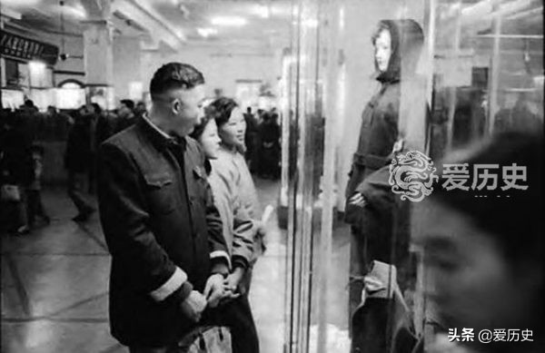 新中国第一家公司,新中国第一百货