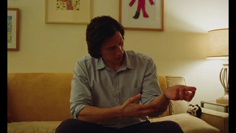 “寡姐”奉献了最好的演出,但它更有可能奥斯卡称帝。