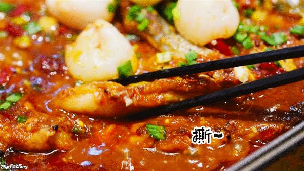 香Skr人!这家店排了两个小时?饭饭送你免排队黑卡内含¥?68