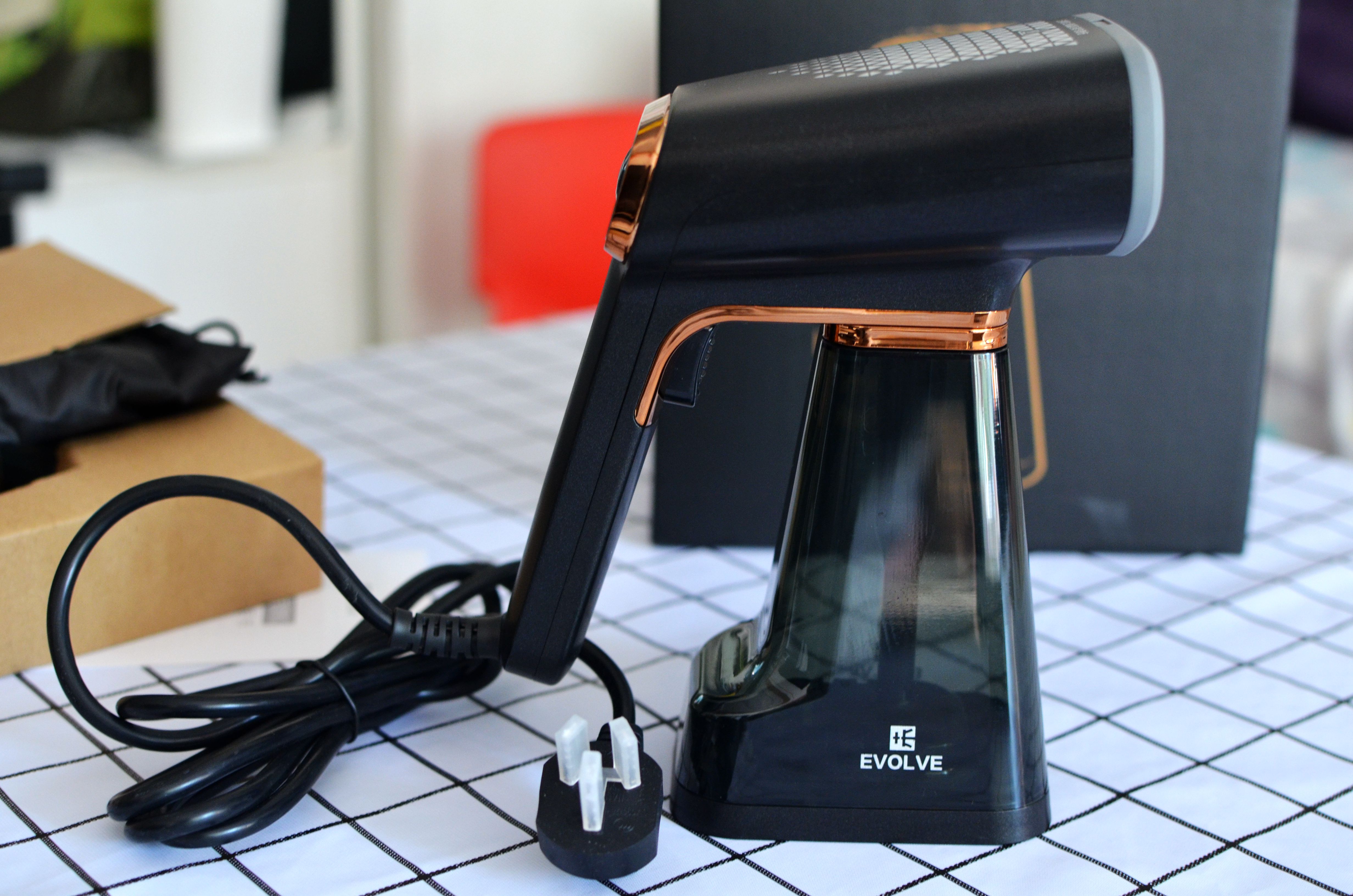 售价399元!卓力出品,熨烫+高温消毒,衣未挂烫机体验