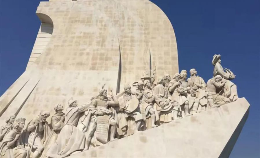 停服和朋友一起玩什么游戏,停服的游戏类似cs