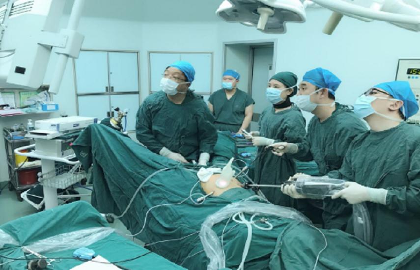 两次破格晋升！辽宁这位教授“专攻”胃癌，获*党**中央、国务院、中央军委表彰