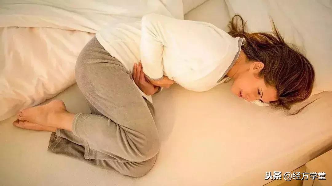 女朋友来大姨妈疼得厉害怎么哄,女生来大姨妈怎么哄女友开心