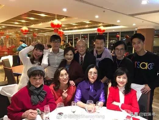 潘粤明回应与董洁复合传闻了吗,潘粤明首次公开场合感谢董洁