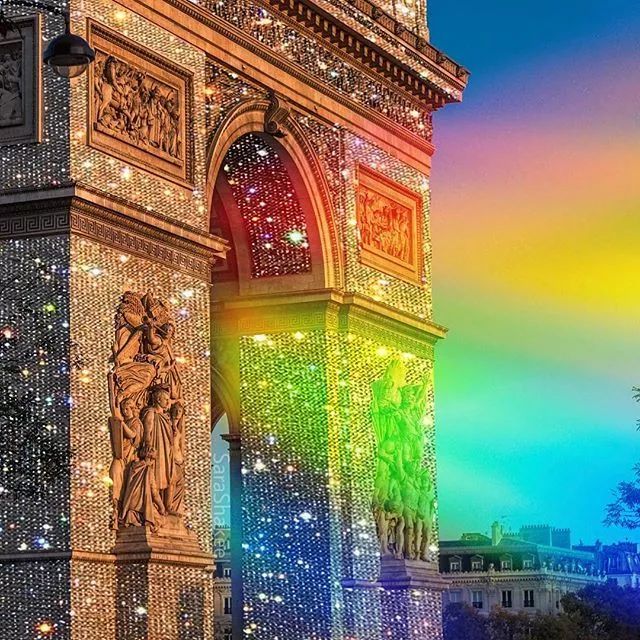 万物皆可「施华洛世奇」！大概没有这个妹子造不出的blingbling