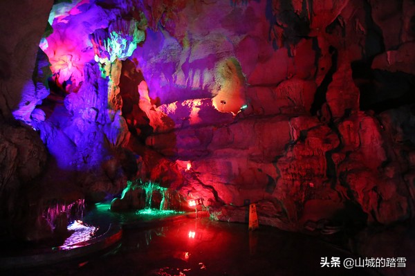 遇龙河乘竹筏漂流，打卡20元人民币取景地，漓江山水画卷尽收眼底