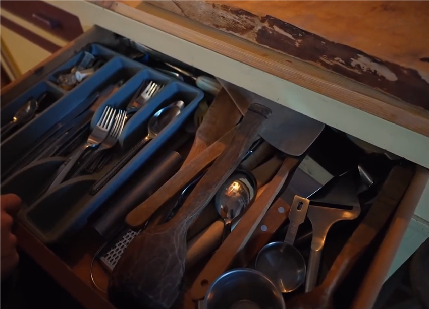 一家三口住50平,一家三口住50平米的房子够吗