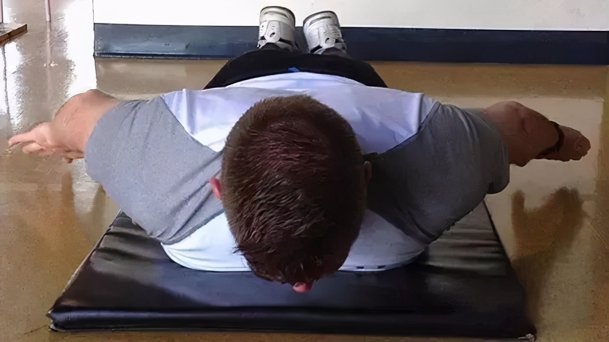 坚持锻炼肩颈操背多久会变薄,坚持练背多久有效