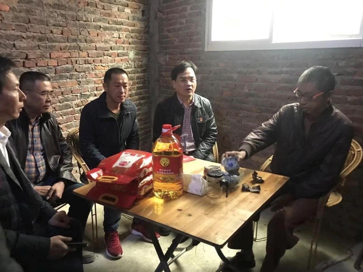 海天下集团董事长黄玉树先生出资20万支持新春慰问活动