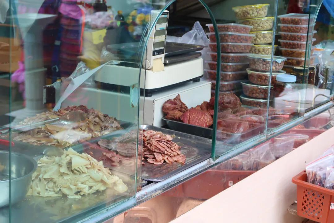 成都闹市区有家苍蝇馆子40平米,成都苍蝇馆子本地人推荐便宜好吃