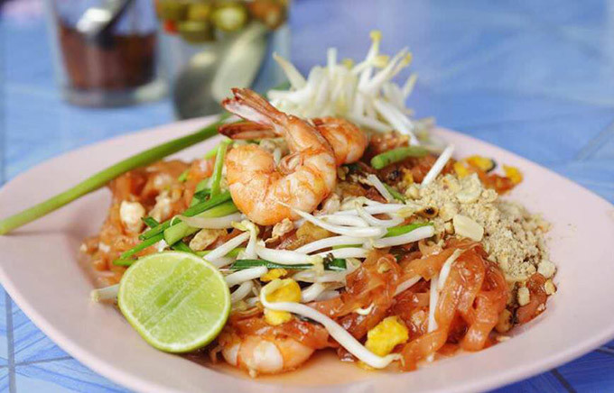 曼谷必打卡泰国菜,asiatique曼谷河畔夜市美食