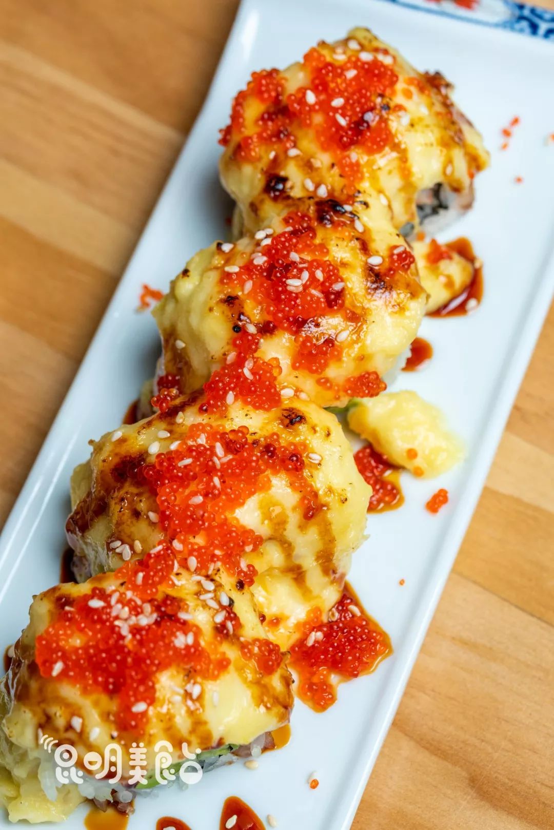 在昆明，第一次见200斤的大鱼，蘸着芥末生吃超爽