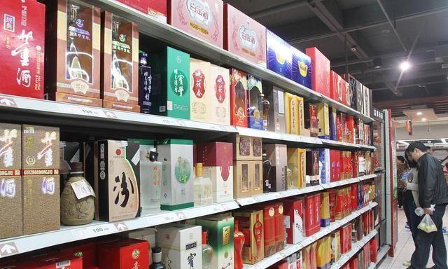 湖北“酒王”易主白云边，一年狂卖50亿，甩稻花香、枝江几条街