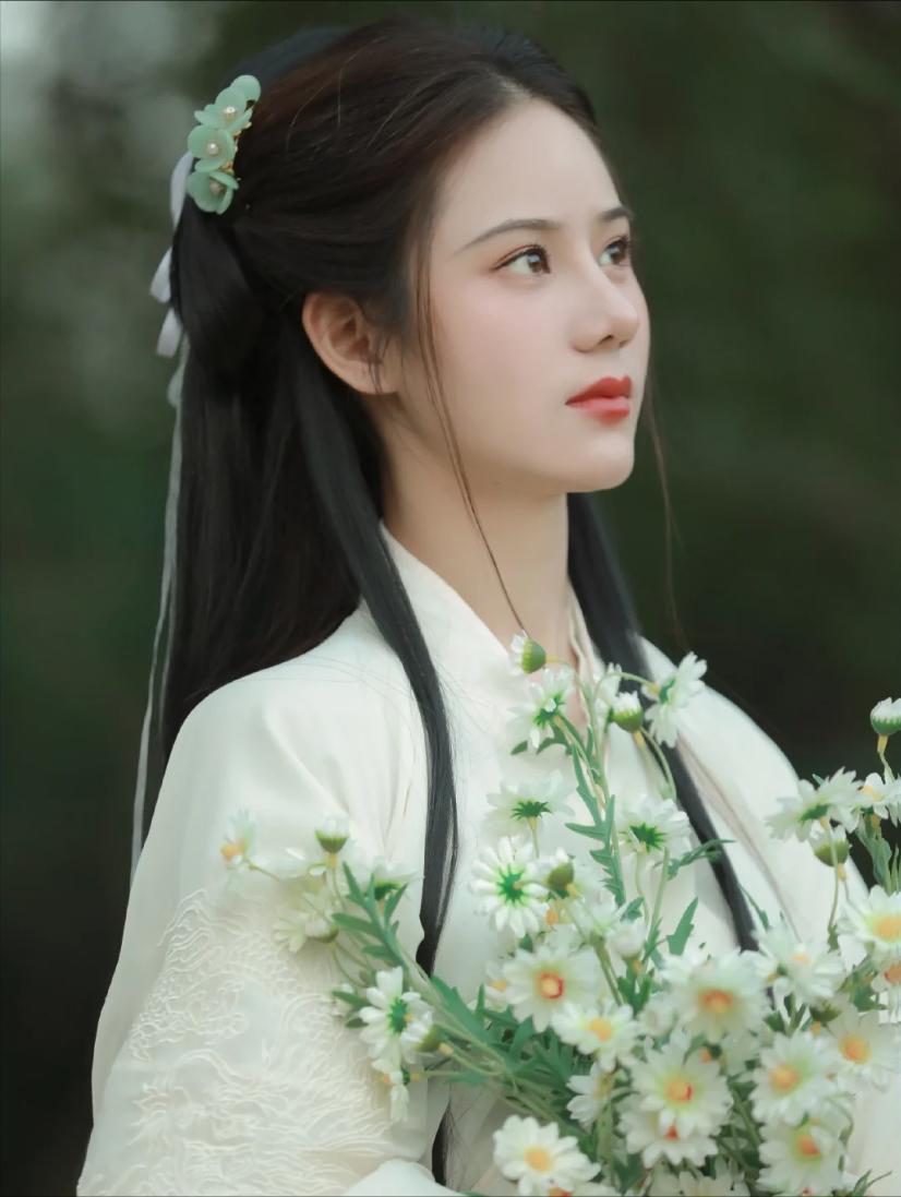 渣王说让母亲把婢女红鸾送给他做侧妃,红鸾宁死不屈