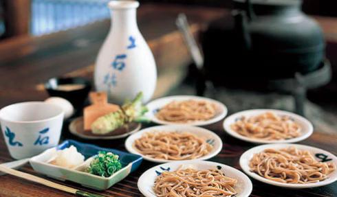 日本陶瓷工艺品,日本陶瓷和中国陶瓷的区别