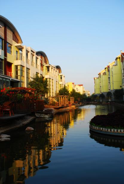 光荣与梦想解读,光荣与梦想的主题思想