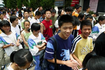 初中毕业的孩子出路在哪里？选择不同，以后的生活完全不同