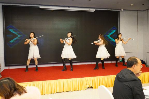 共享美衣:服装界“华为”登陆襄阳,云上衣橱走进万家