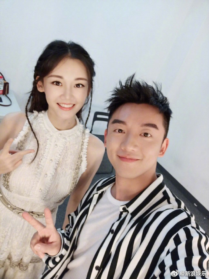 李小萌郑恺浪子回头金不换,郑恺和冯女郎照片