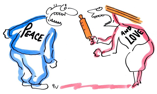 妻子帮娘家人办事瞒着丈夫的心态,妻子多次帮忙还债