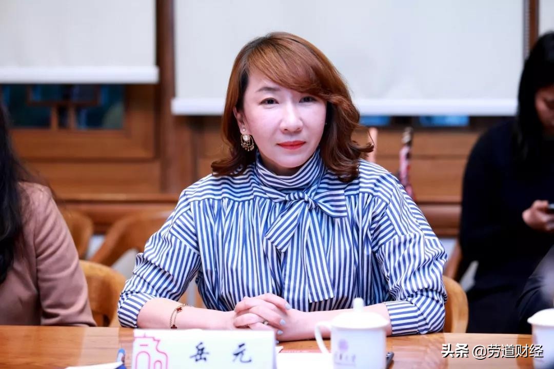 雅居乐向清华大学国家治理研究院捐赠3000万，支持国家级智库建设