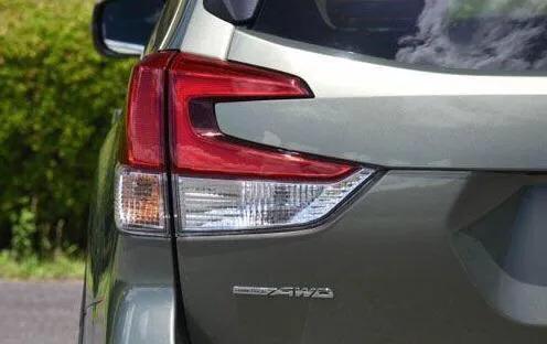 最畅销的斯巴鲁SUV，售22万起，还配全时四驱，选它还是新CRV？