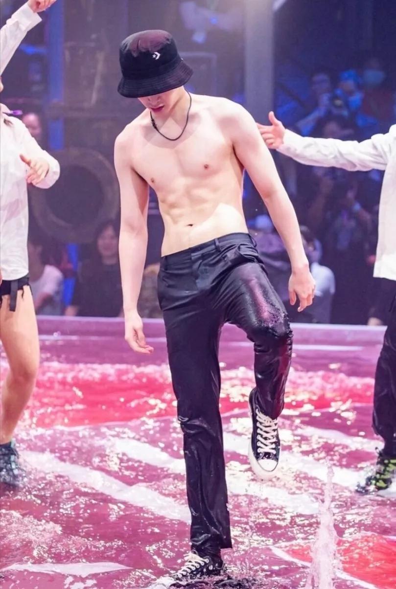 张艺兴努力的样子,张艺兴努力和梦想已经刻进骨子里