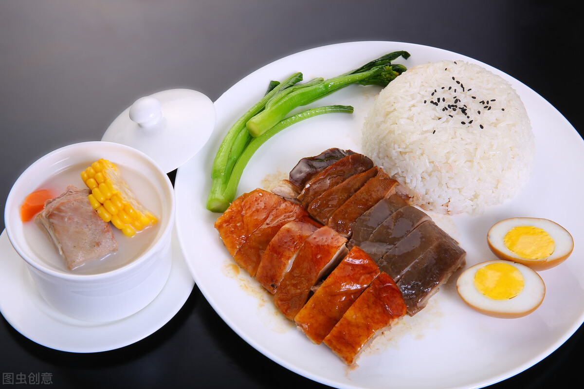 90后小伙开快餐店，饮料不要钱，反倒年赚130万，赚钱方法告诉你