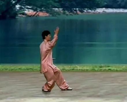 大学生为了太极拳考试，有多“努力”？