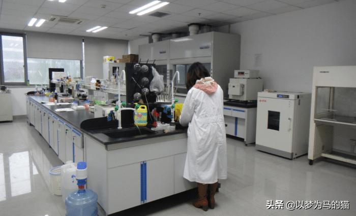 内向高考生报什么专业,性格外向适合报考的十大专业