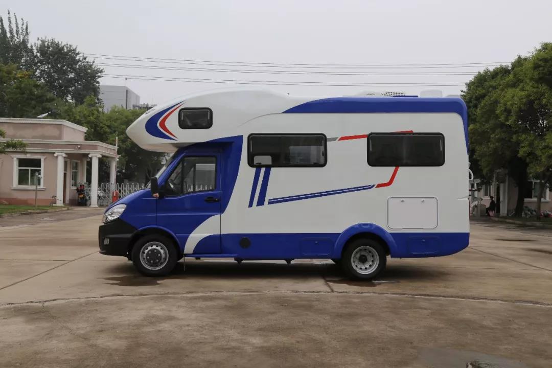 依维柯新宝迪房车,捷夫拖挂房车