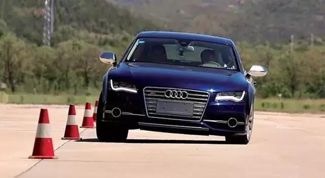 人人都爱聊操控，那么这“操控”到底指的是什么？