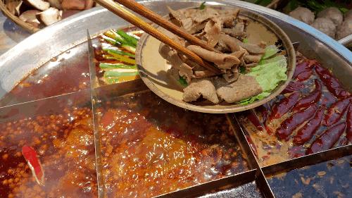 19.9元秒成都春熙路牵肠挂肚双人套餐！菜价回到10年前！