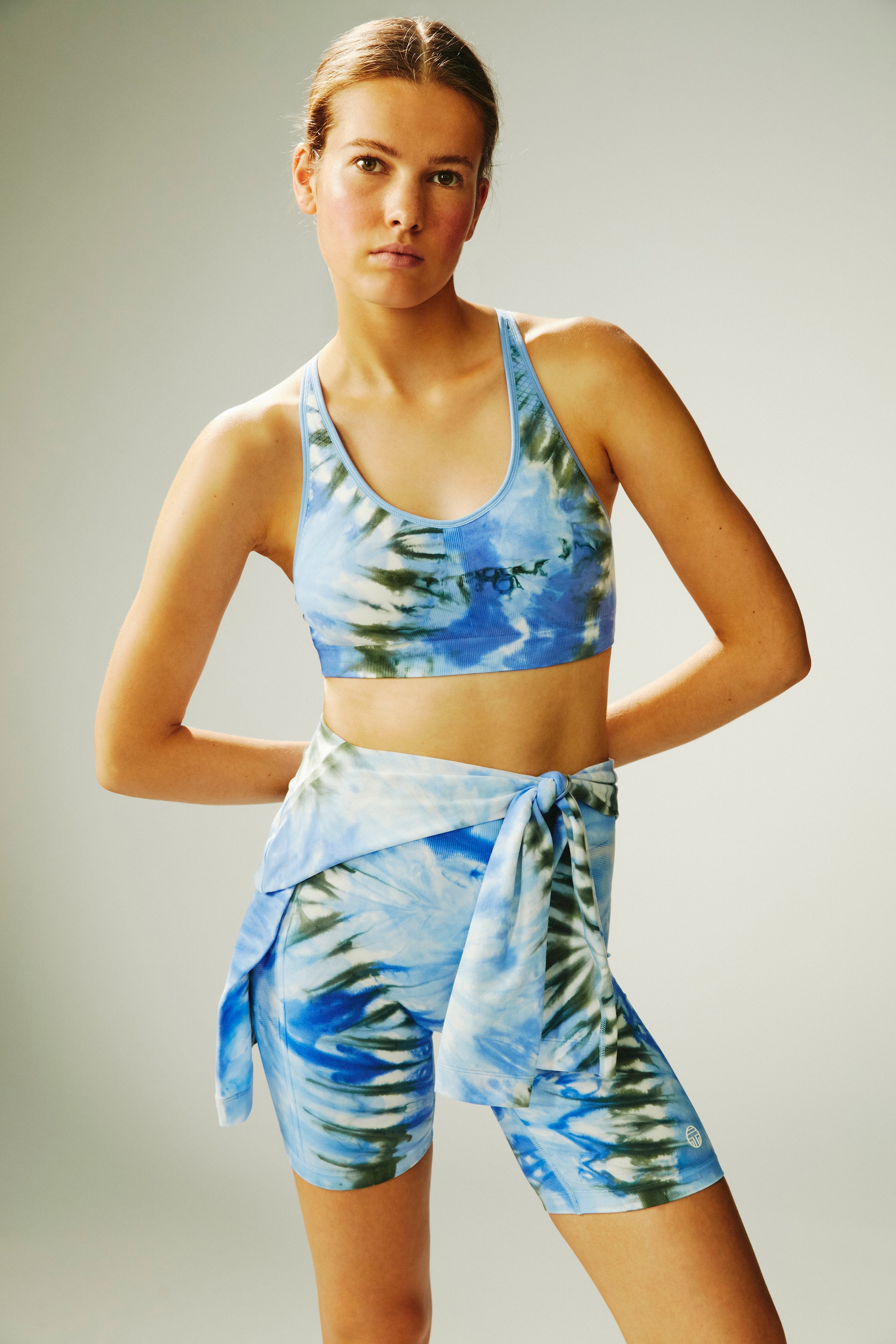 torysport什么档次,torysport2021秋冬系列连帽羽绒服