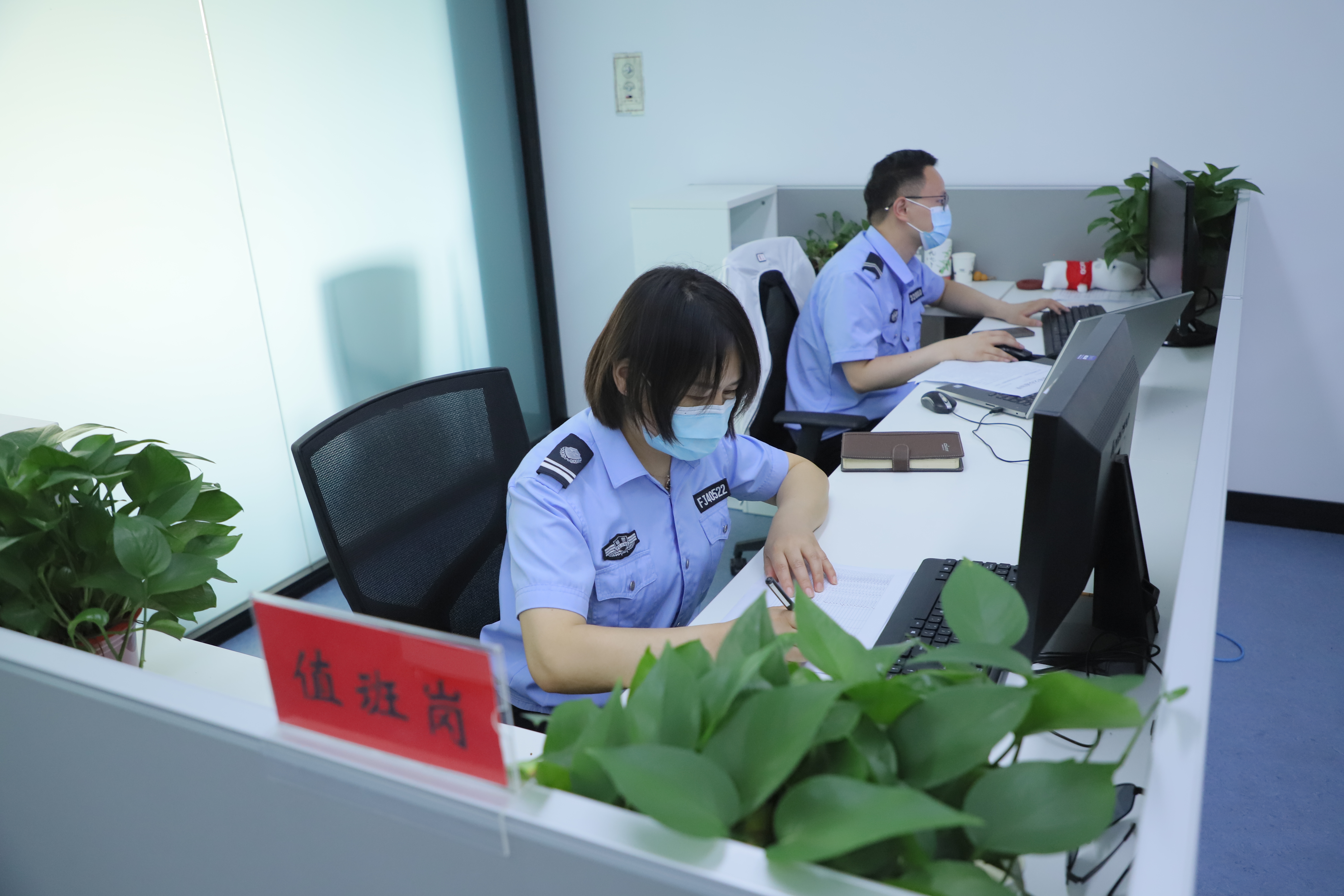 数据战“疫”快字当先丨淮安公安分局疫情防控“第二战场”显身手