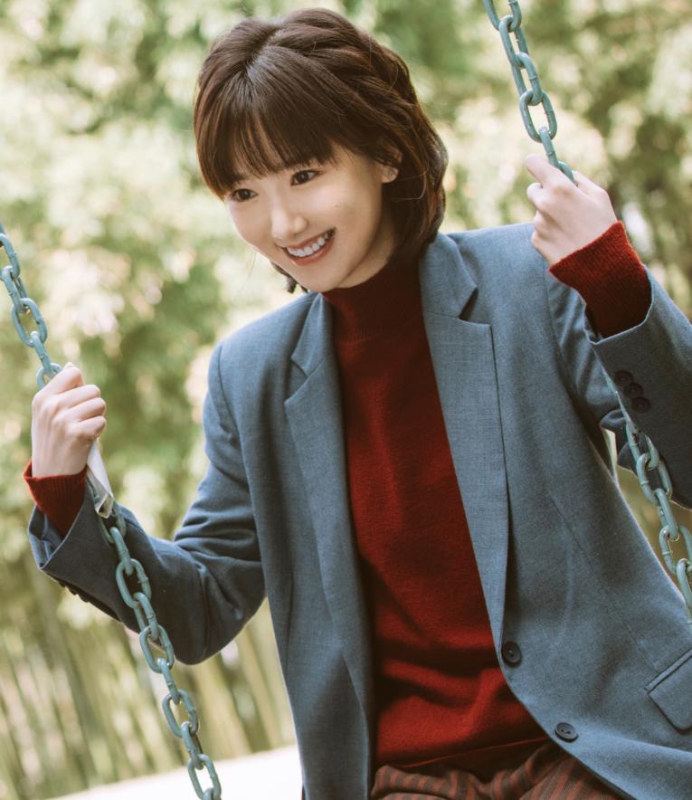 山花浪漫不及眉间一点朱砂，万千颜色都不如红色艳丽好穿搭