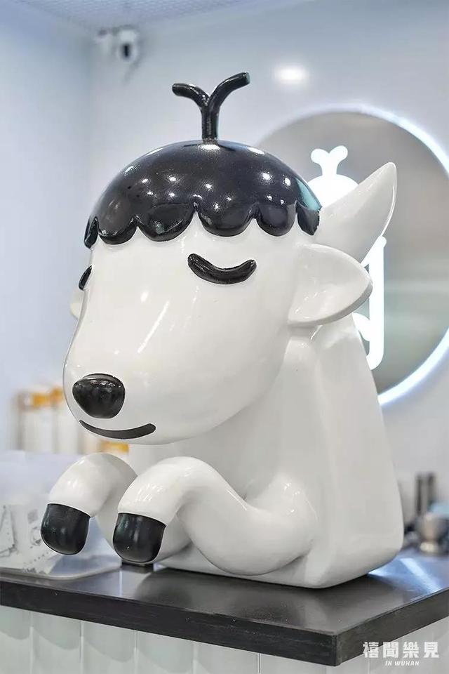 啃完二七路的这家牛骨头，我开始懂得狗子的快乐