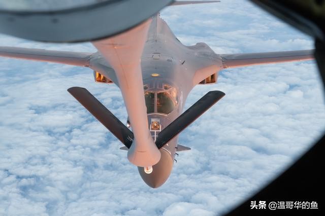 美军现役三大主力战略轰炸机b-1b,b-1b枪骑兵超音速轰炸机发动机