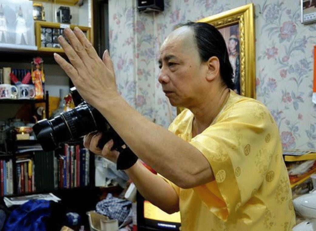 男子自称满清皇室后代,自称多尔衮后代大闹火车站