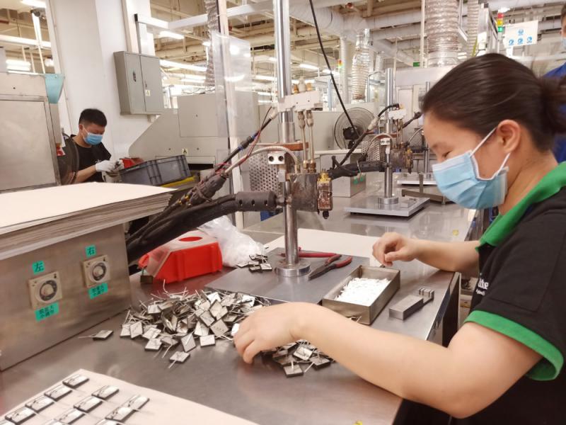 订单前景不明准备“过冬”  莞电子厂加快研发不拒微利单