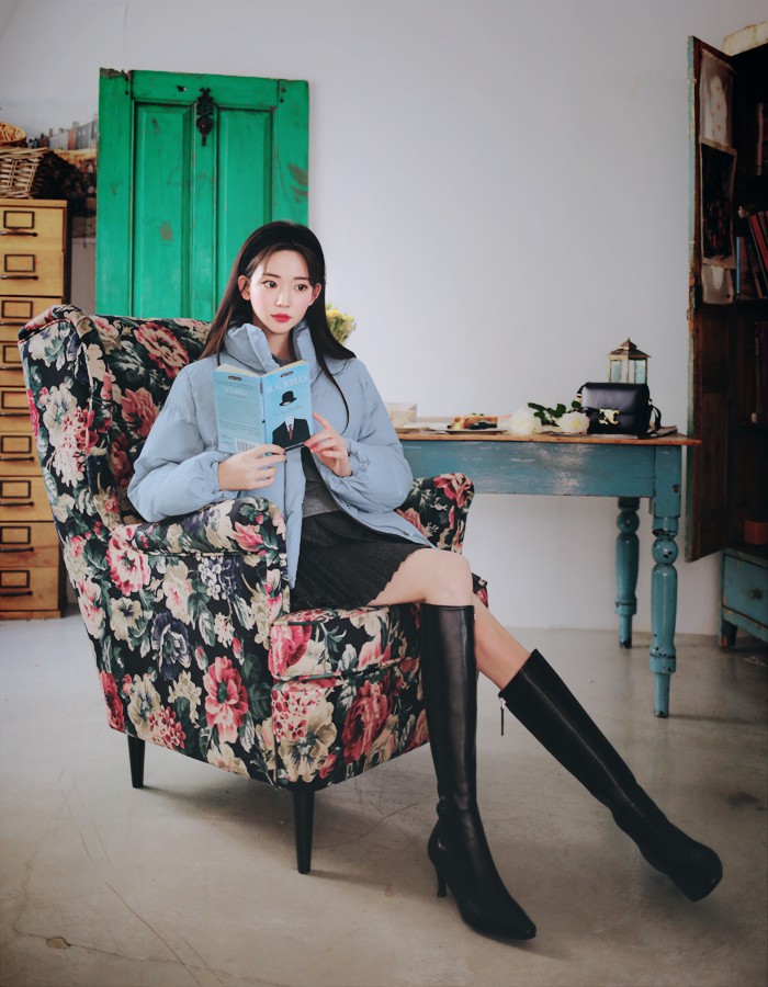 黑色韩版短羽绒服的最佳内搭毛衣,韩系短款羽绒服内打底衫