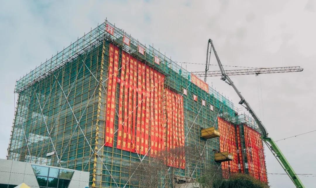 热烈祝贺工程封顶大吉图片图文,封顶大吉厂房