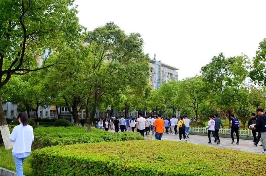 厉害了我的大学!100张图告诉你,有一种青春叫瑶湖高校!