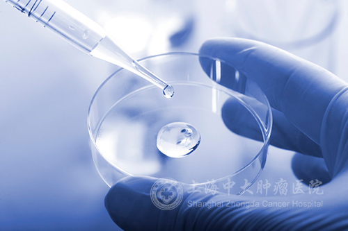 肺癌晚期胸腔积液气喘脚肿怎么办,肺癌晚期胸腔积液脑转移能活多久