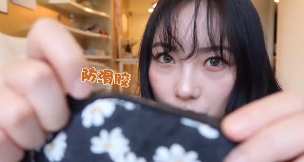 张大奕和雪梨小雏菊碎花裙,网红店铺张大奕