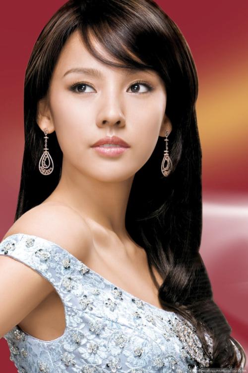 她性感火爆无人能敌,被誉为国民妖精,现在强势回归,魔粉们炸了